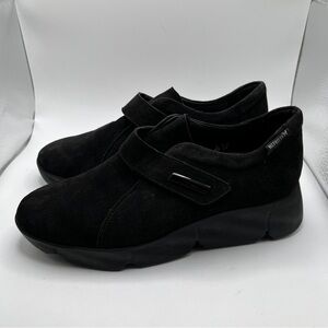 EUC Mephisto Womens Halyssa Black suede Casual Flats Size 8.5 orthopedic